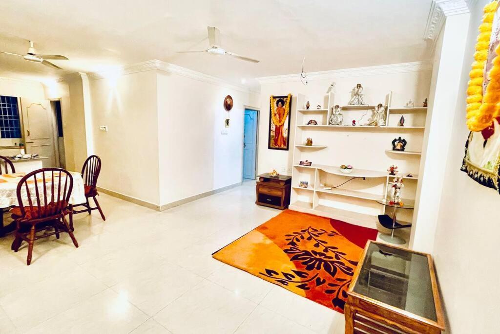 Shanthi Home Stay Путапарти Екстериор снимка